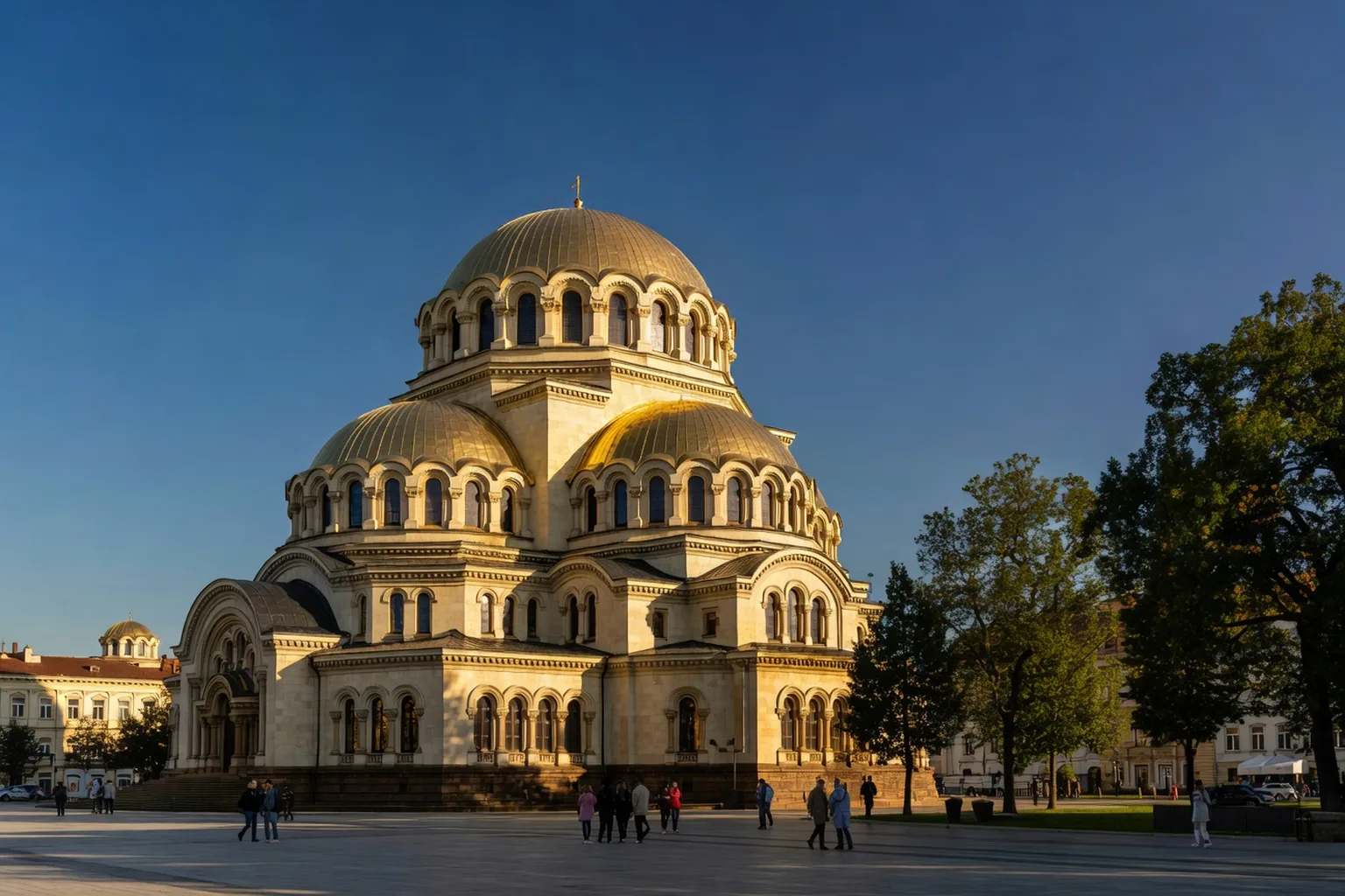 Cathedrale Alexandre Nevski a Sofia avec ses coupoles dorees